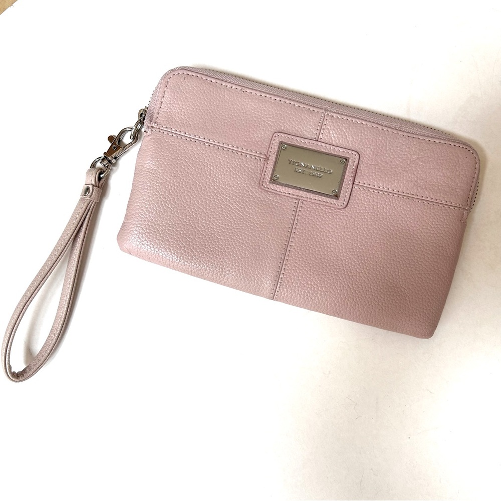 Tignanello Pebble Leather Wristlet/Wallet Excellent Condition.